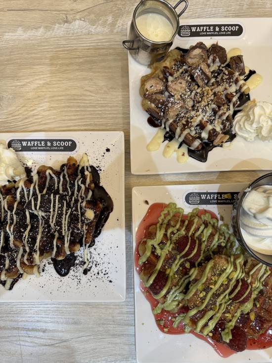 Waffle And Scoop